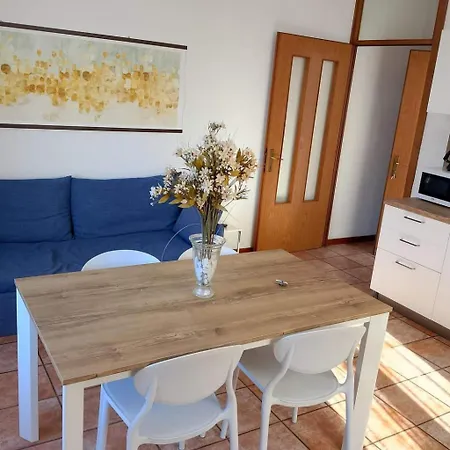 Apartament Zwei-zimmer-wohnung Mit Seeblick By Interhome Malcesine
