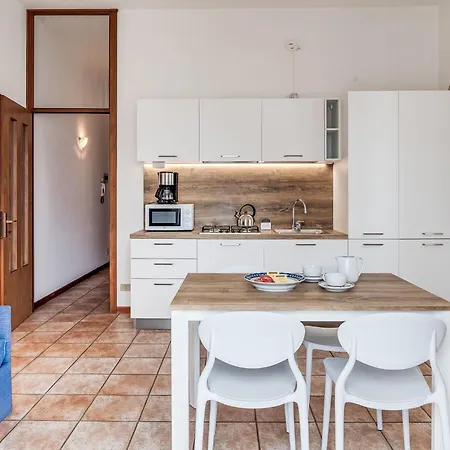 Zwei-zimmer-wohnung Mit Seeblick By Interhome Malcesine