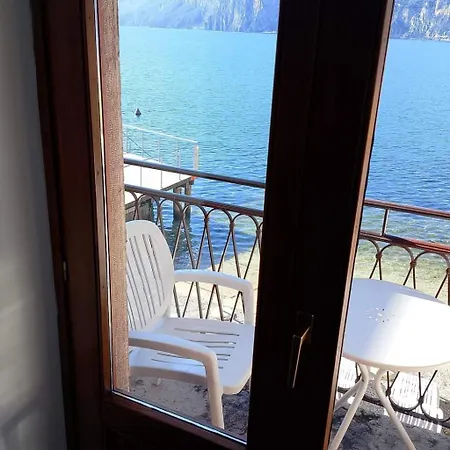 Zwei-zimmer-wohnung Mit Seeblick By Interhome *